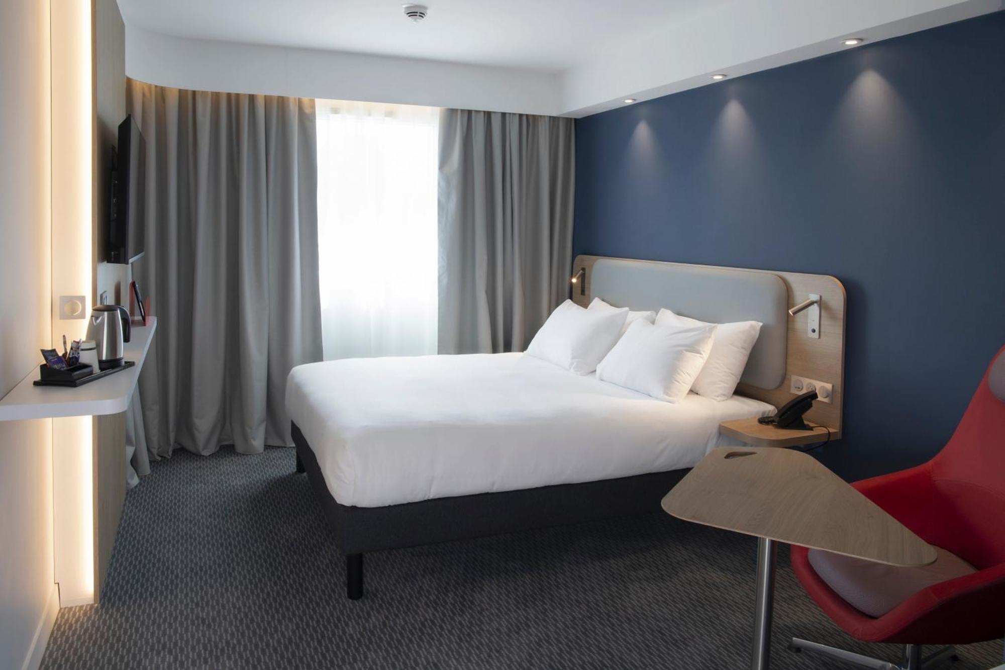 Express Caen By Ihg 3* Epron