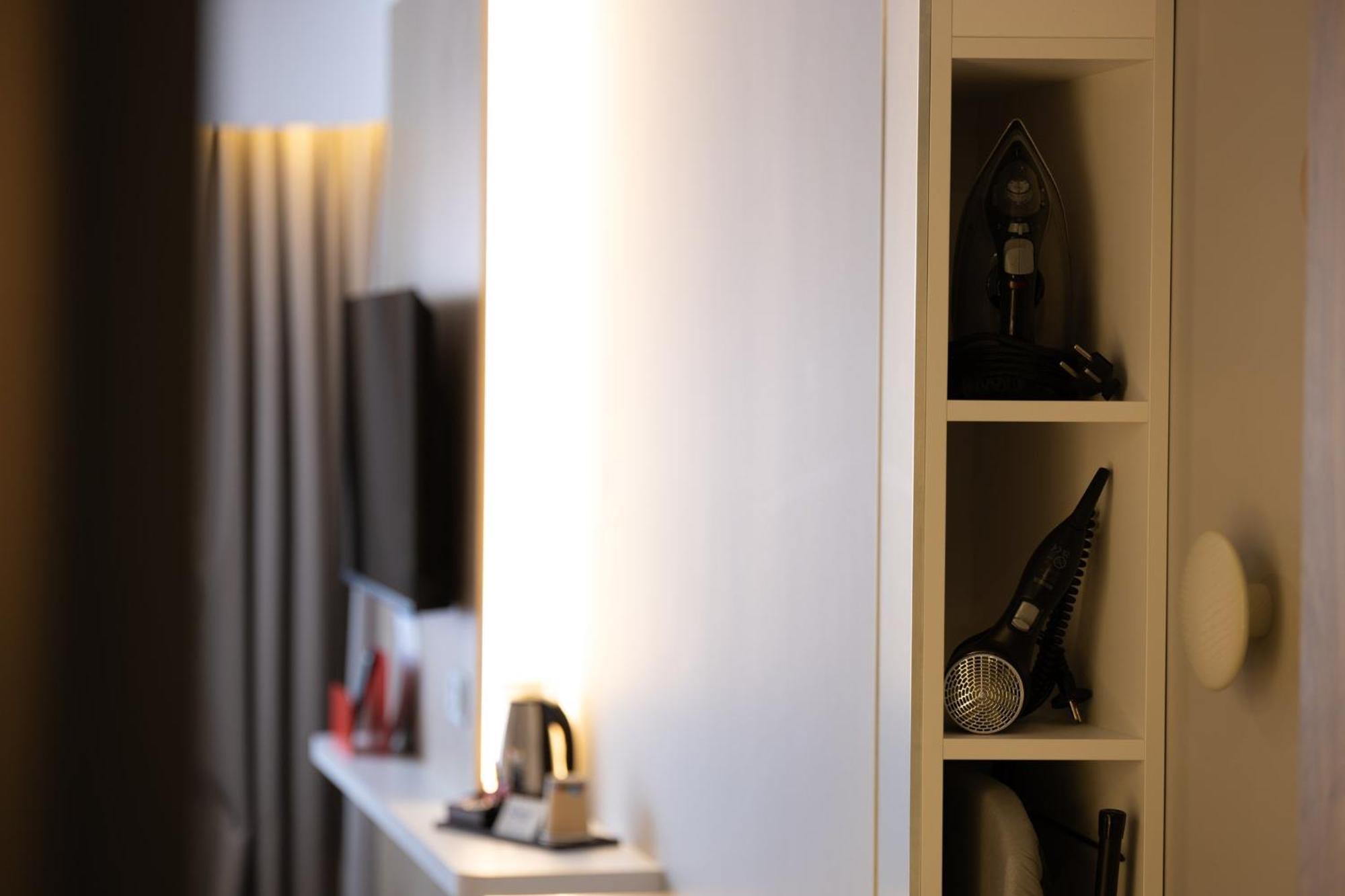 Express Caen By Ihg Hotel 3*