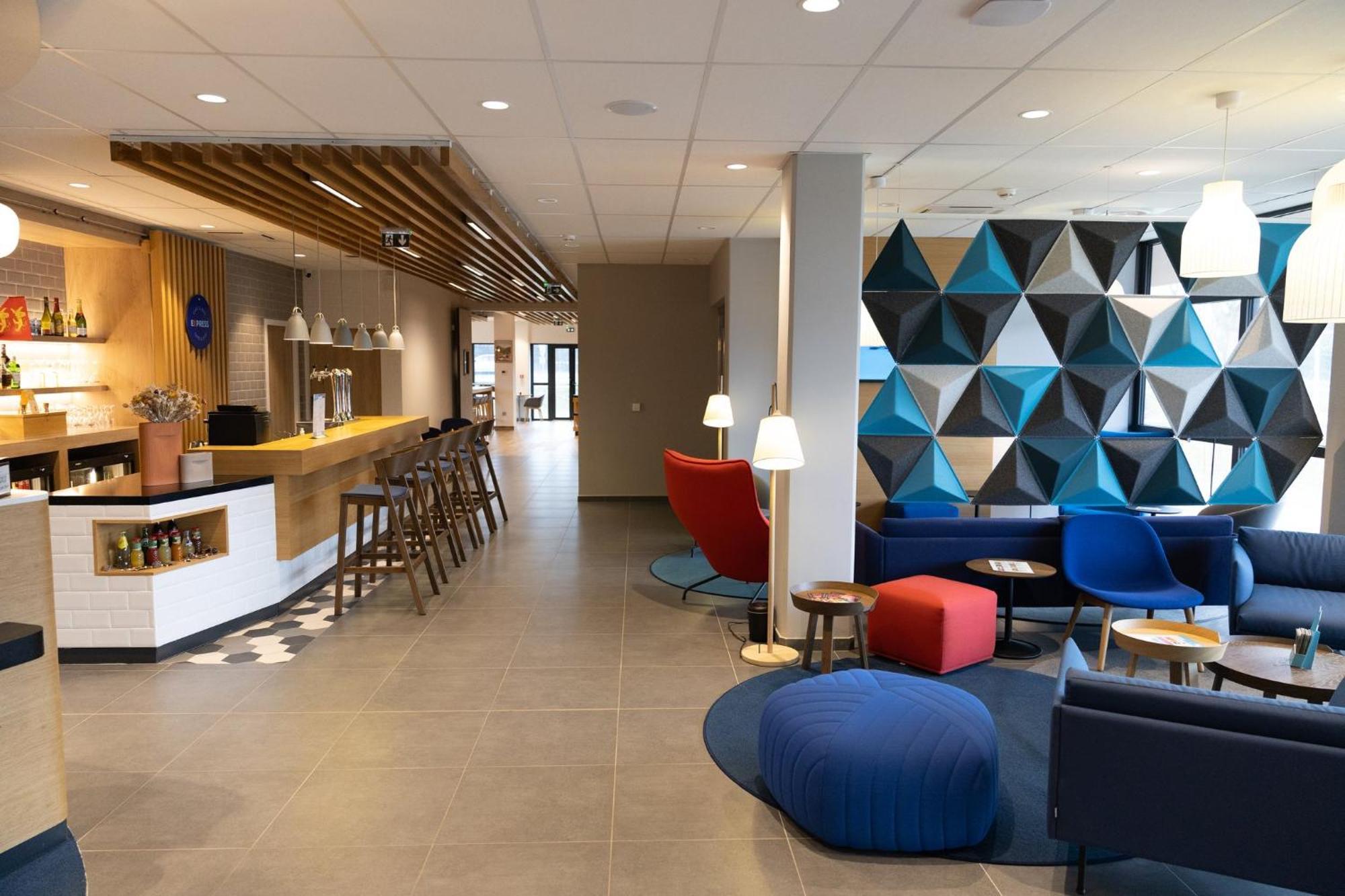 Express Caen By Ihg Hotel 3*